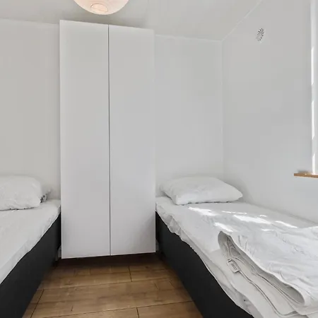 Amazing In Aakirkeby With Wifi *