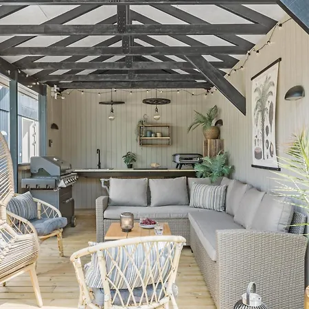 Amazing In Aakirkeby With Wifi *