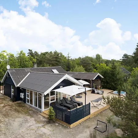 Amazing In Aakirkeby With Wifi Holiday home