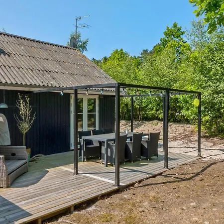 Schönes Haus In Aakirkeby Mit Wlan Vester Somarken