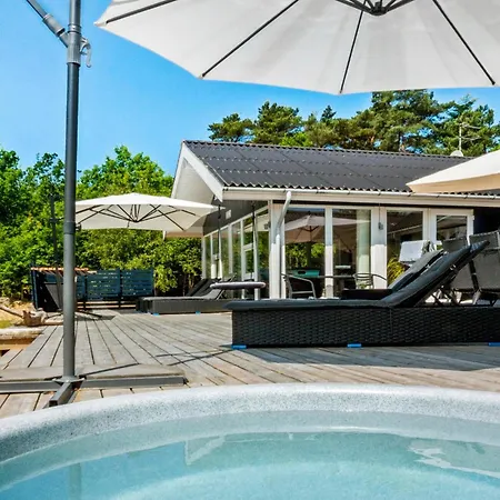 Amazing In Aakirkeby With Wifi * Vester Somarken