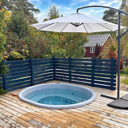 Amazing In Aakirkeby With Wifi *