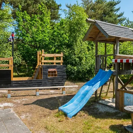 Amazing In Aakirkeby With Wifi