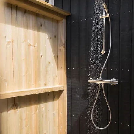 Amazing In Aakirkeby With Wifi * Vester Somarken