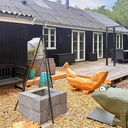 Schönes Haus In Aakirkeby Mit Wlan * Vester Somarken