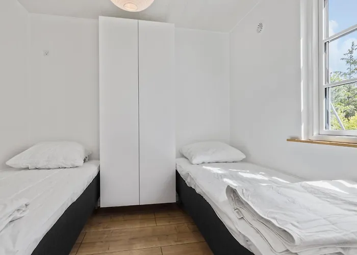 Amazing In Aakirkeby With Wifi *