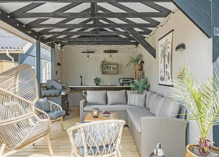 Amazing In Aakirkeby With Wifi *