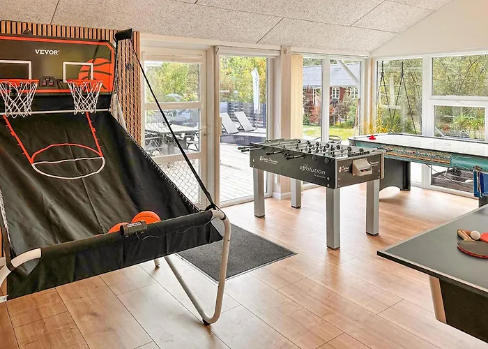 Дом отдыха Amazing In Aakirkeby With Wifi *