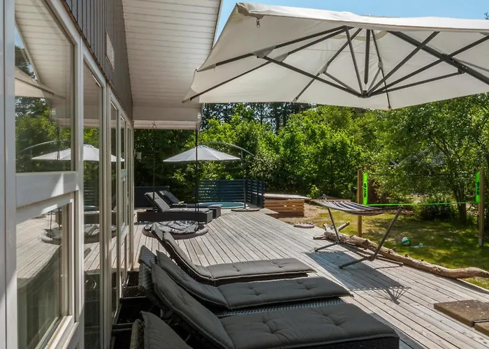 Amazing In Aakirkeby With Wifi *