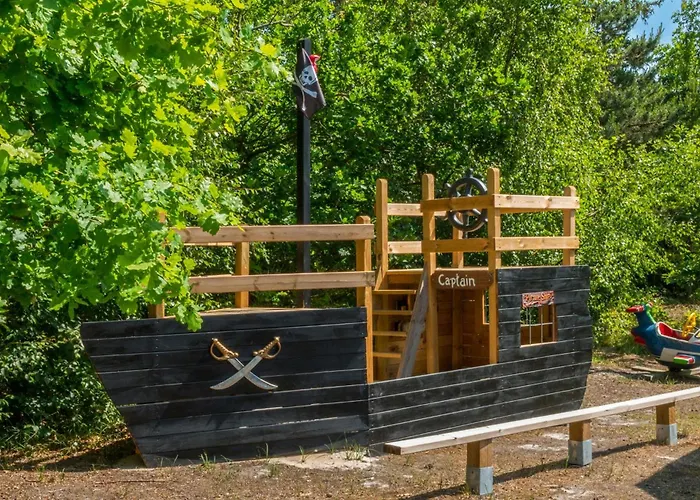 Amazing In Aakirkeby With Wifi Дом отдыха